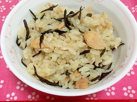 プチっと鍋で簡単 ツナとひじきの炊き込みごはん レシピ 作り方 By ゆず茶55 楽天レシピ プチっと鍋で簡単 ツナとひじきの炊き込みごはん レシピ 作り方 By ゆず茶55 楽天レシピ